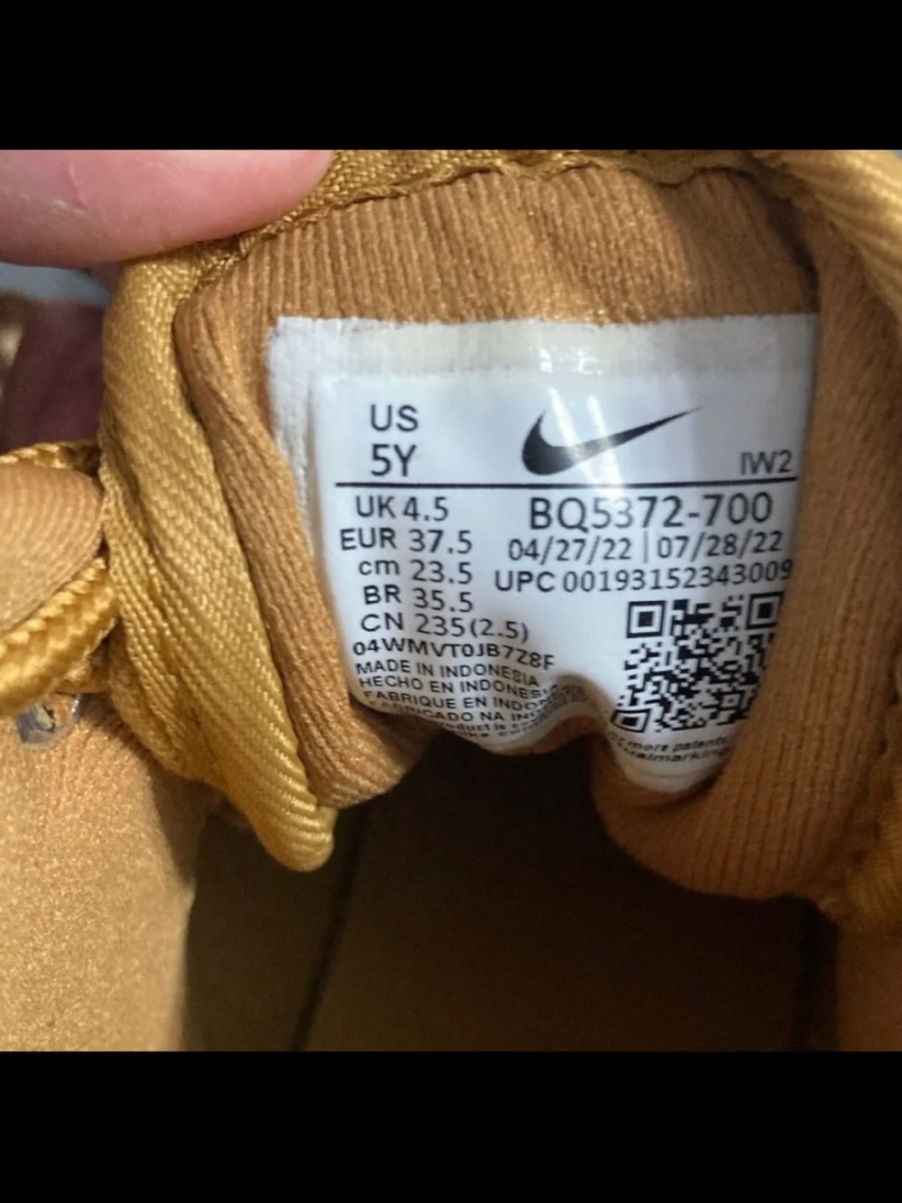 Nike Manoa women’s 6.5/youth 5 brand new!